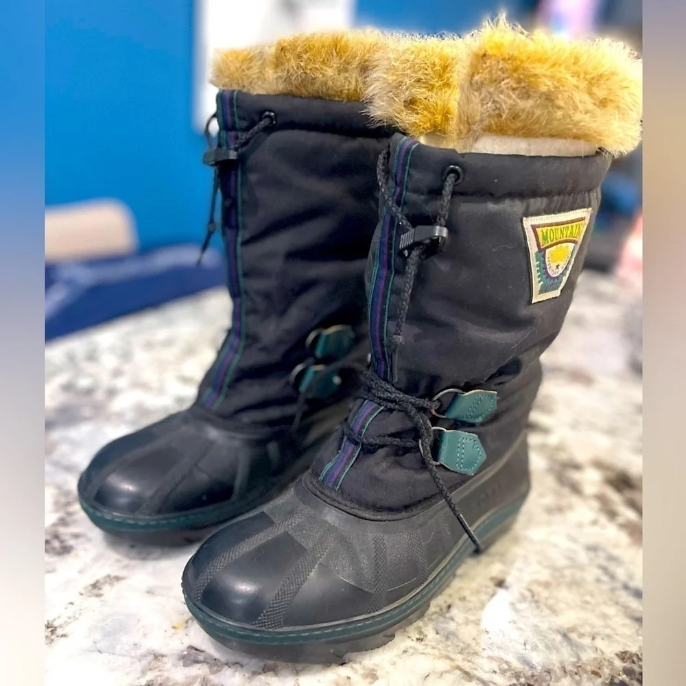Sorel Mountain Outfit Winter Boots woman's size 6